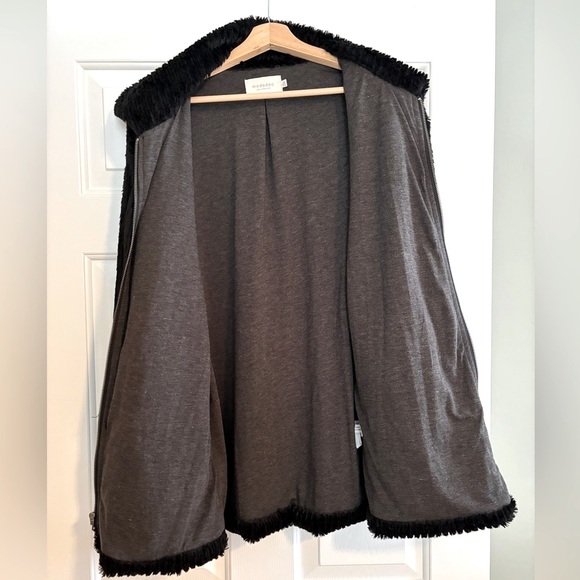 Mododoc Los Angeles Faux Fur Jacket - Picture 3 of 5